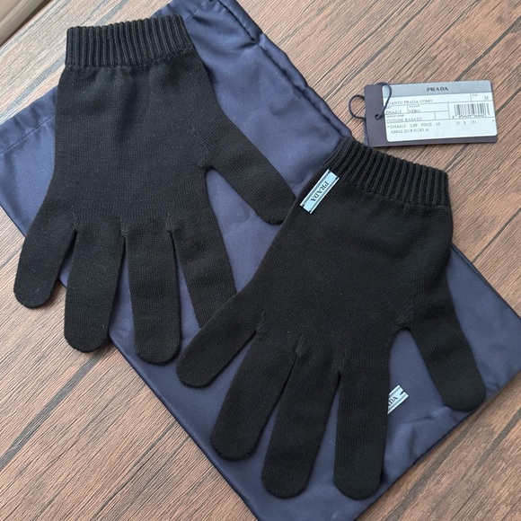 NEW PRADA Cotton Gloves in Nero Size Medium - Picture 1 of 5